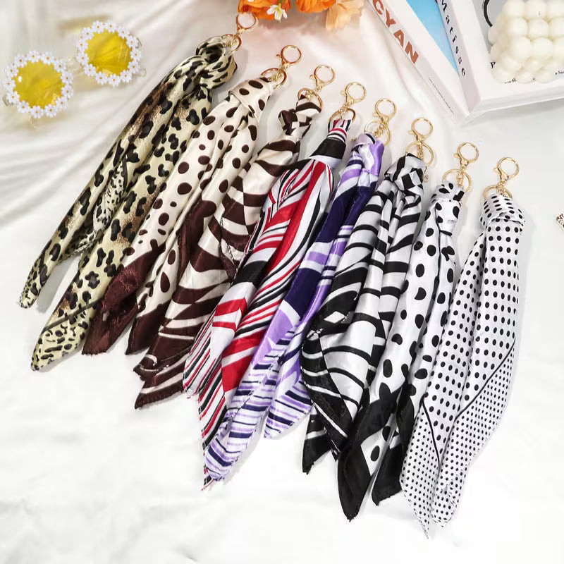 Retro Print Scarf Keychains for Women, Leopard Print Bow Bag Charms, Suitable for Wallets, Handbags, Bag Accessories Charm Key Charms, Novelty Keychains